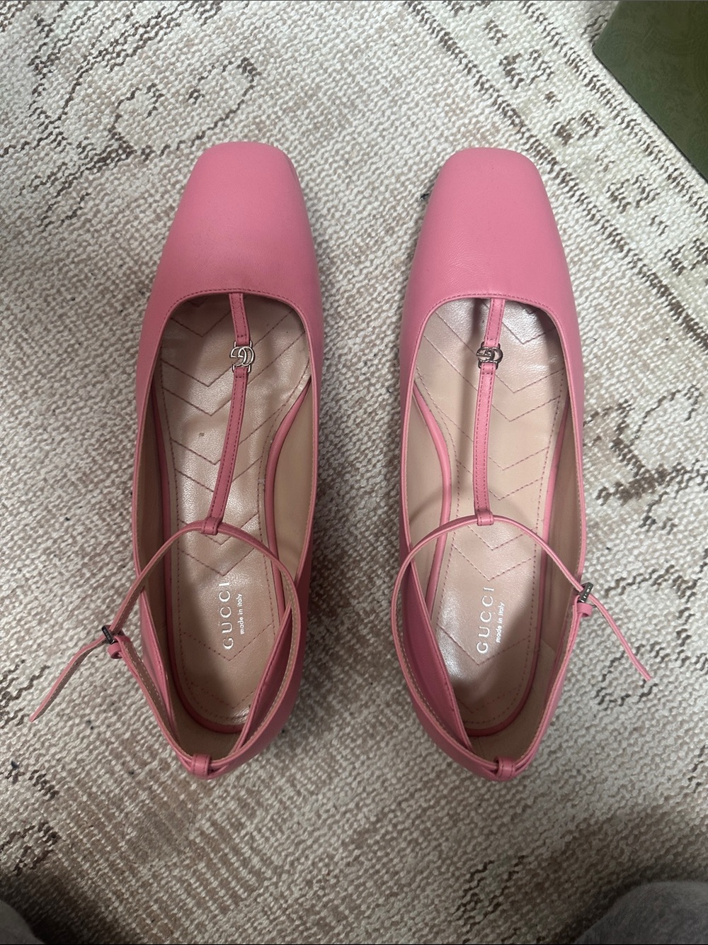 Gucci Pink Leather T-Strap Square-Toe Ballet Flats size 41